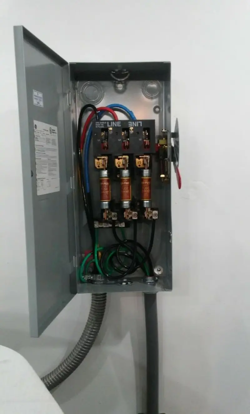Three-phase disconnect switch installed for Smoke Detector Installation in Fabius